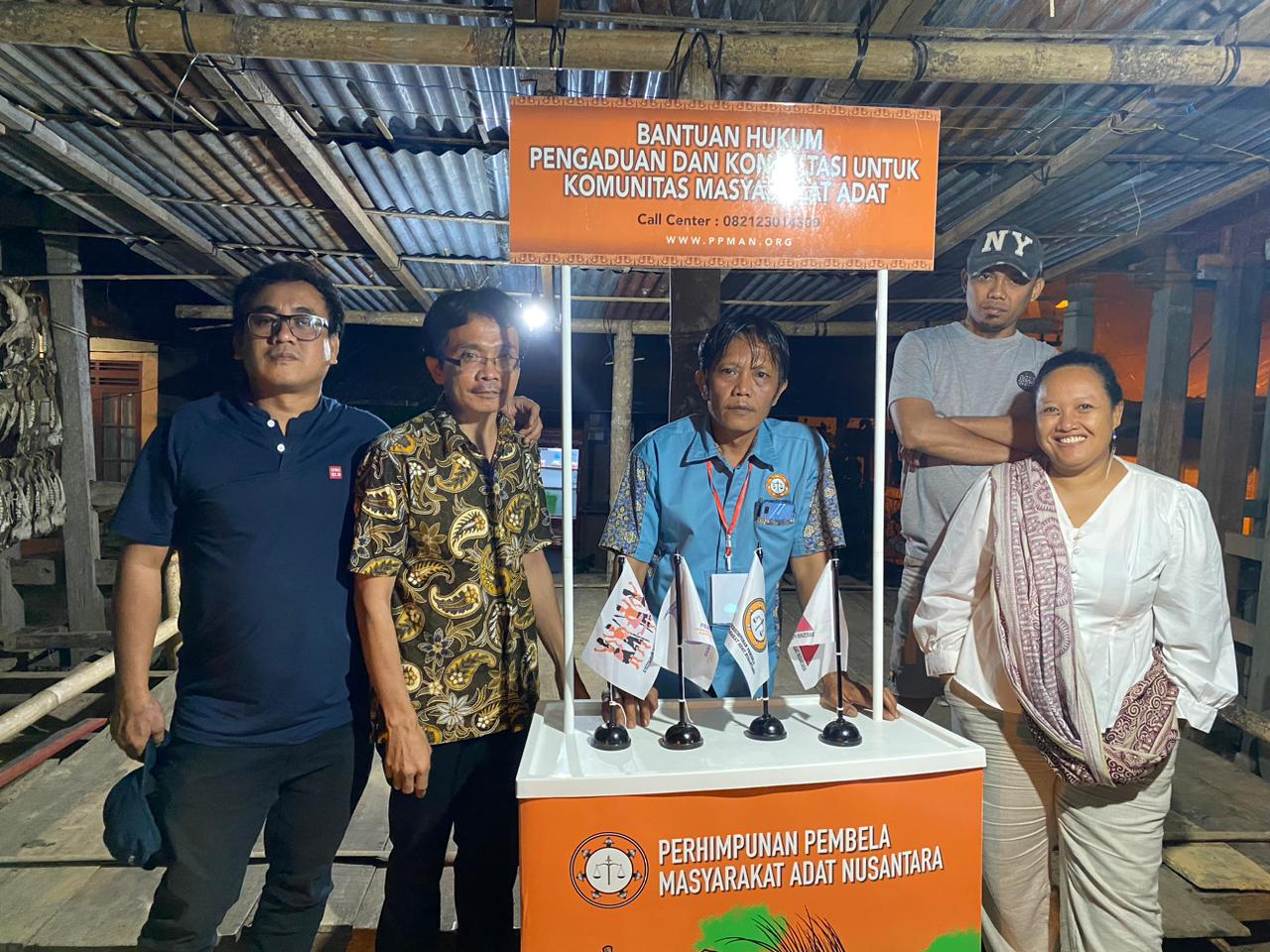 Perhimpunan Pembela Masyarakat Adat Nusantara (PPMAN) memberikan ...